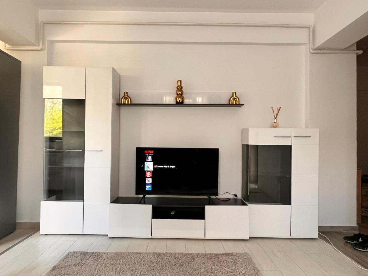 2 Rooms Apartment Airy & Bright Relax Iasi Exterior photo